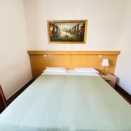Hotel Tito Mestre Buitenkant foto